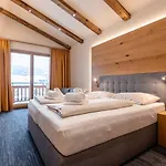 Dorfresort Kitzbuehel By Alps *